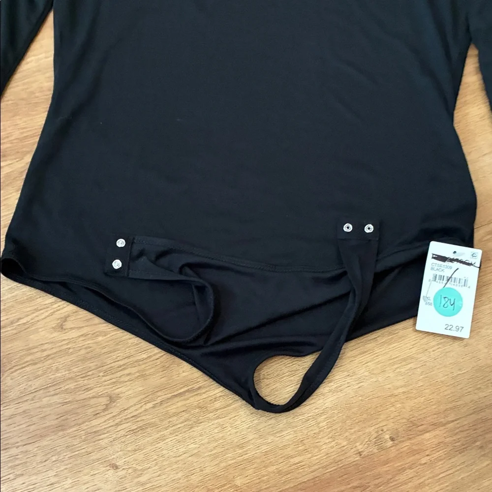 Elodie Classic Black Top‎